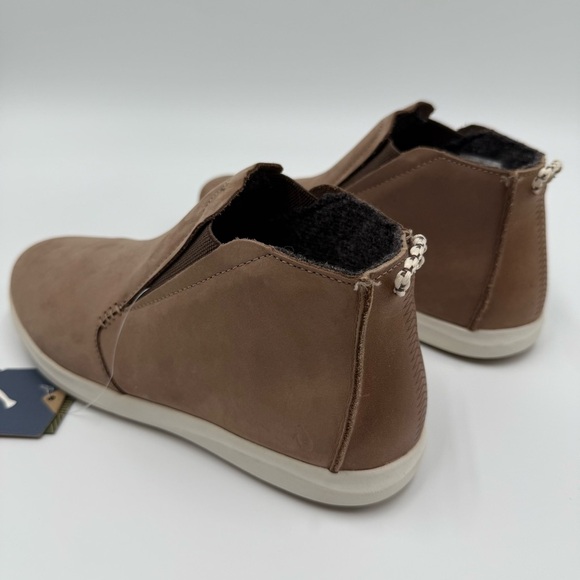 OluKai Women’s Hawai‘iloa Manu Hope Booties Taupe Grey/Off White 9.5 NWT NIB - Picture 7 of 9